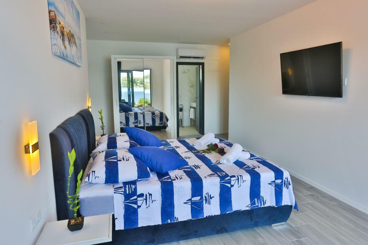 Hotel Paradise Punta Nečujam Buitenkant foto