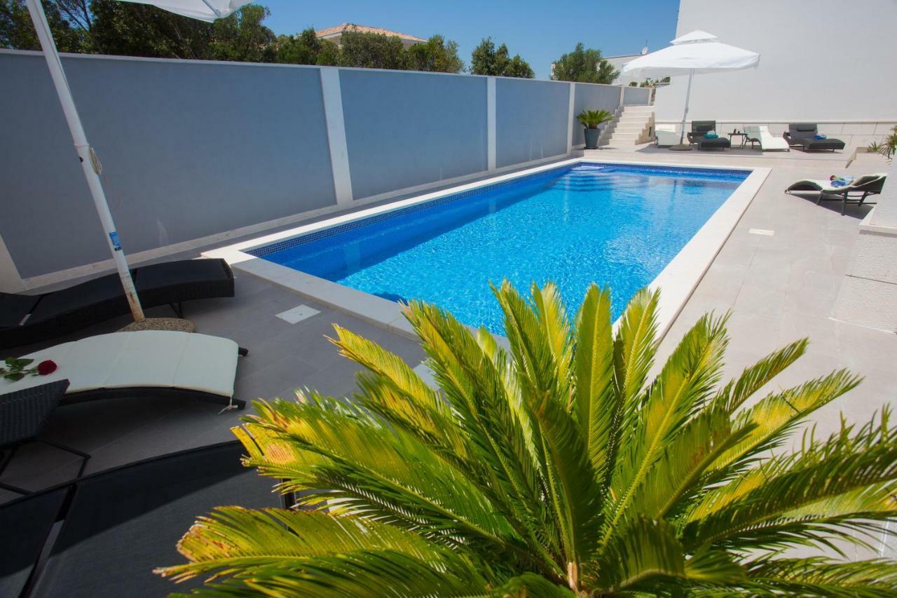 Hotel Paradise Punta Nečujam Buitenkant foto