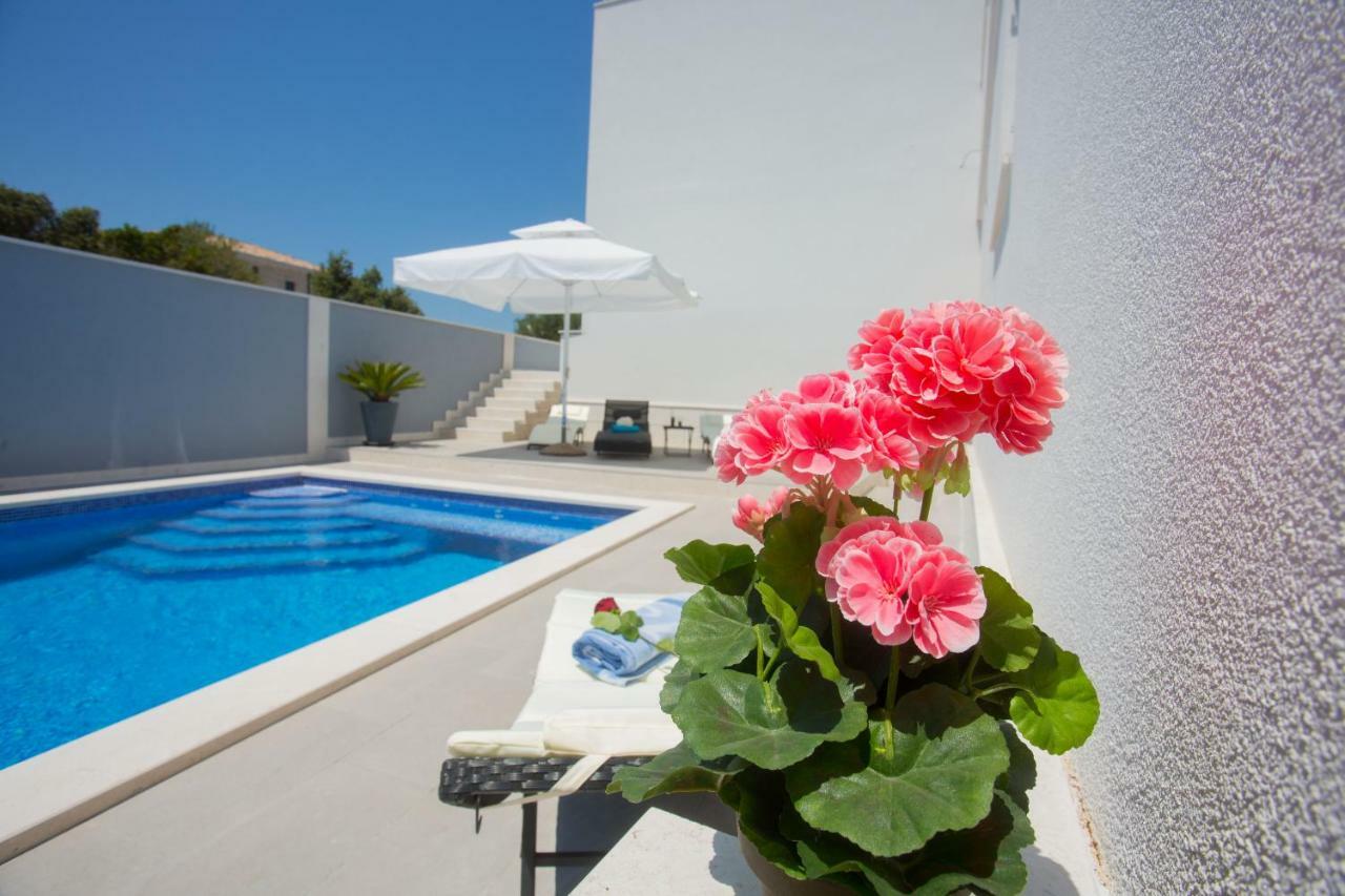 Hotel Paradise Punta Nečujam Buitenkant foto